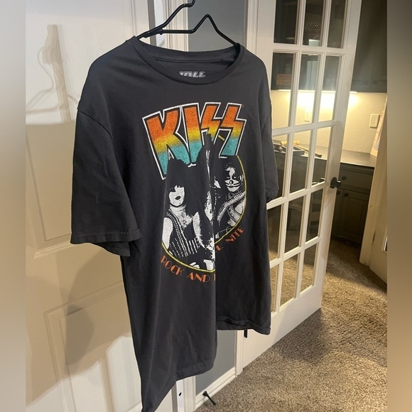 KISS Graphic Tee Size Large - Picture 1 of 2